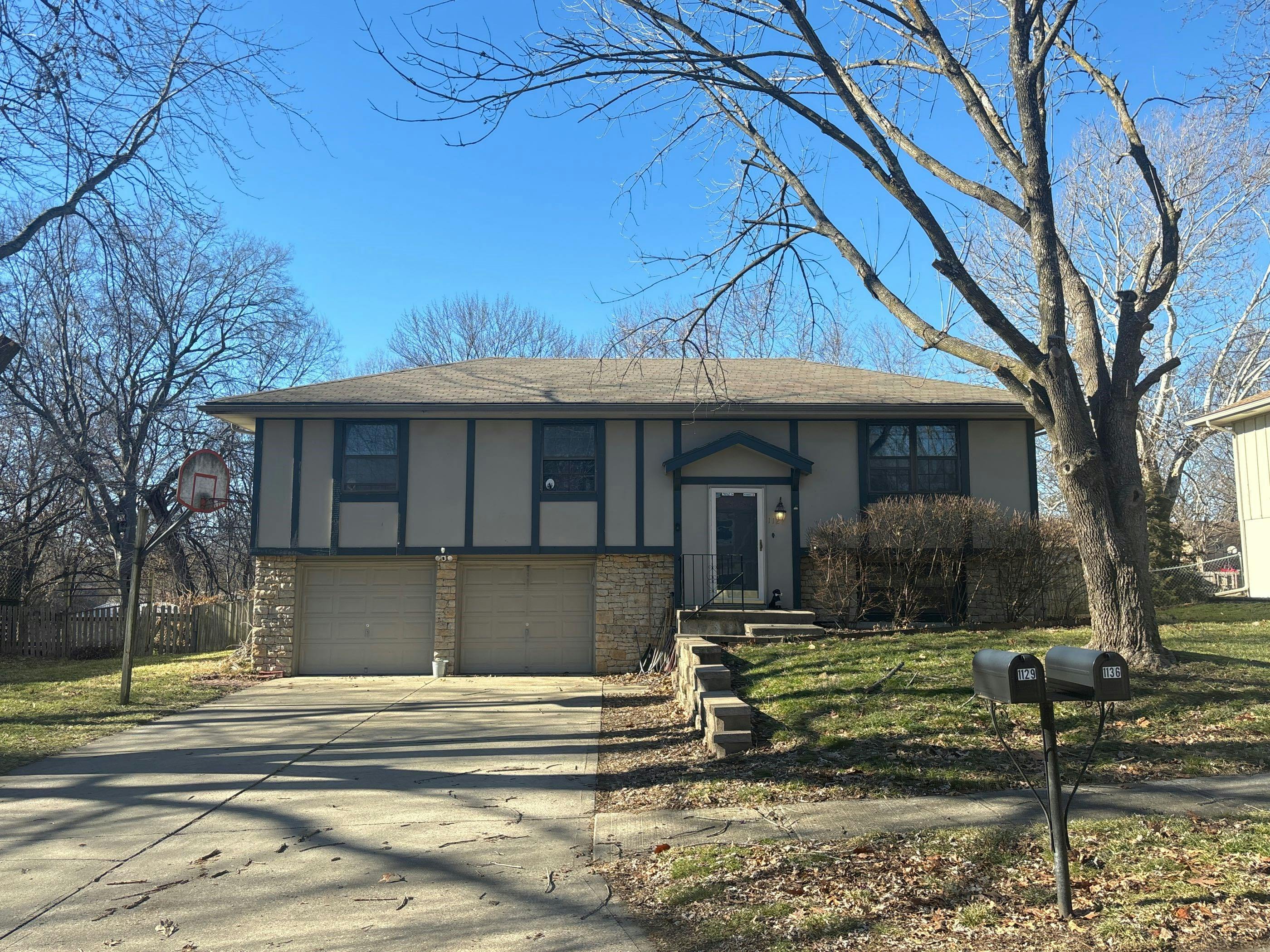 9th St, Blue Springs, MO 64014