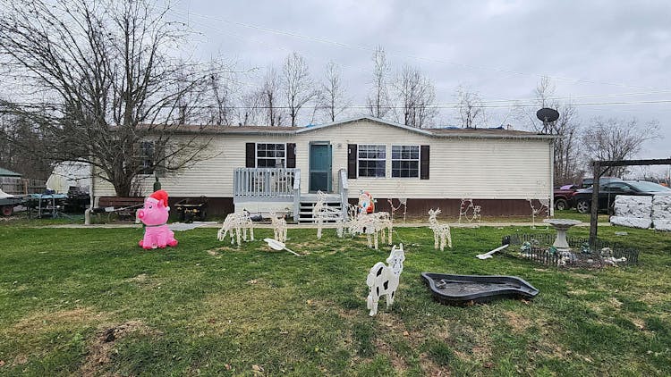 5456 Mt Union Rd Fraziers Bottom, WV 25082, Mason County