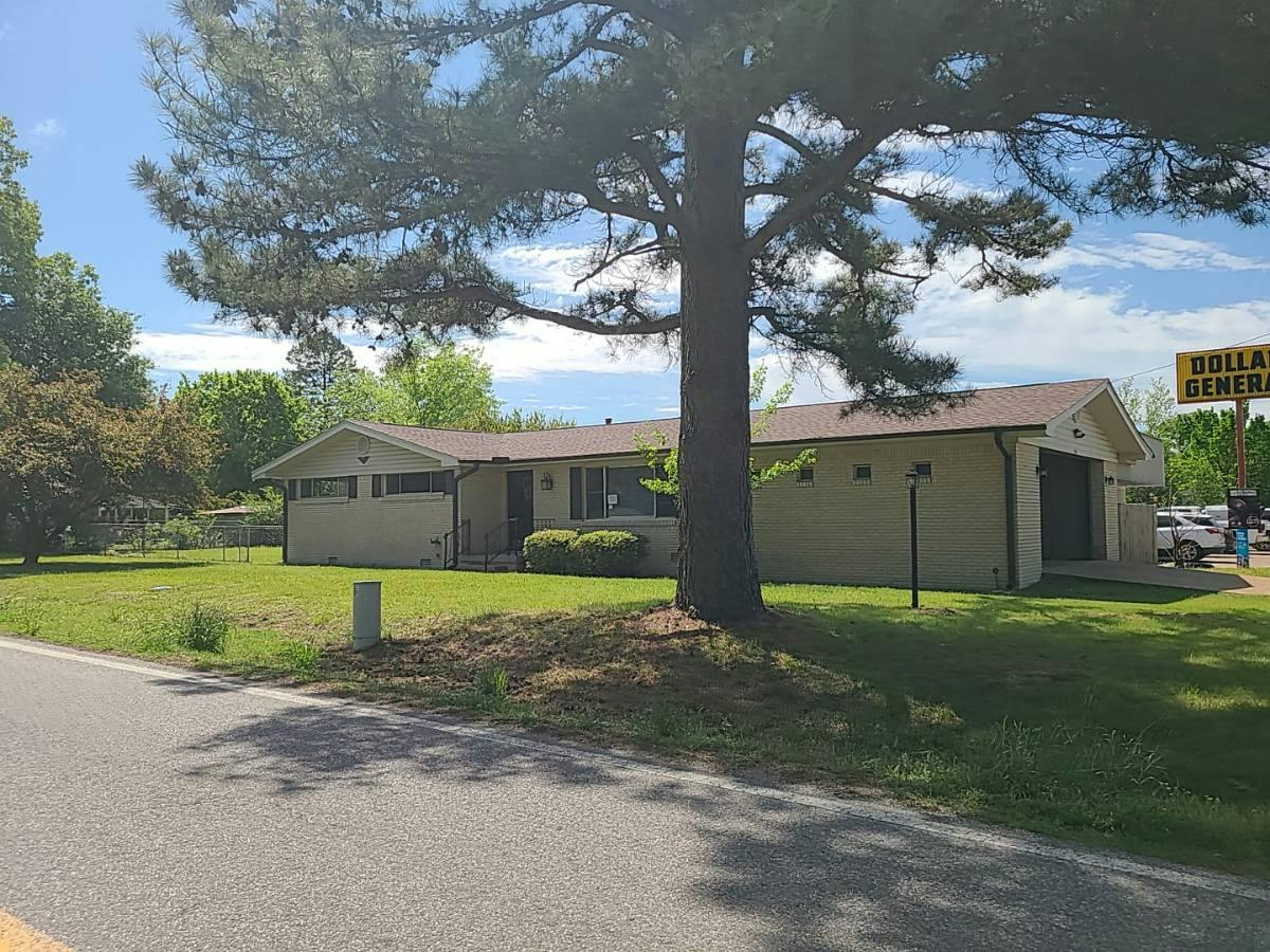 6th St, Newark, AR 72562 #1