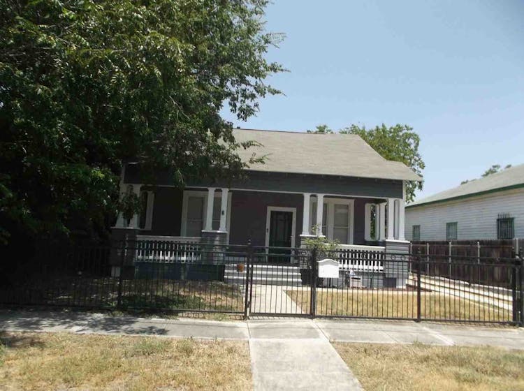 913 Burleson San Antonio, TX 78202, Bexar County
