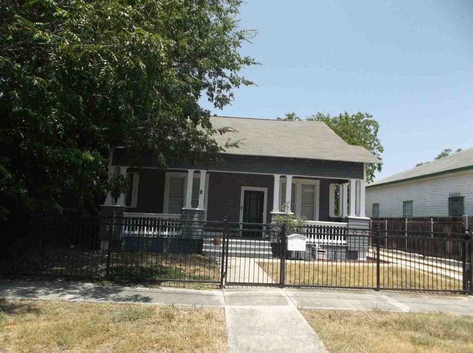 913 Burleson San Antonio, TX 78202, Bexar County