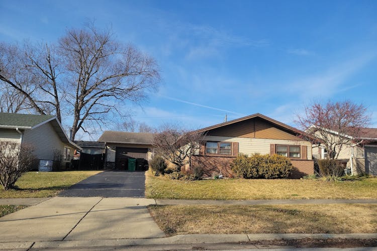 15142 Oxford Drive Oak Forest, IL 60452, Cook County