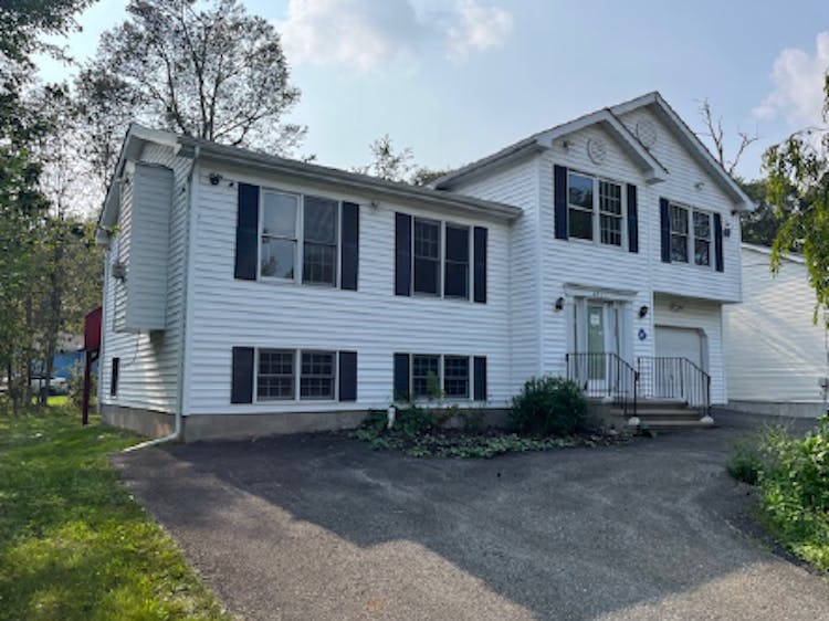 2114 Freedom Way Pocono Summit, PA 18346, Monroe County