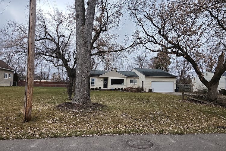 95 Cutting Dr Troy, MI 48085, Oakland County