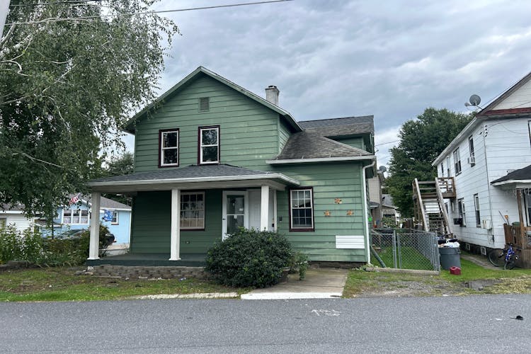 319 Union St Peckville, PA 18452, Lackawanna County