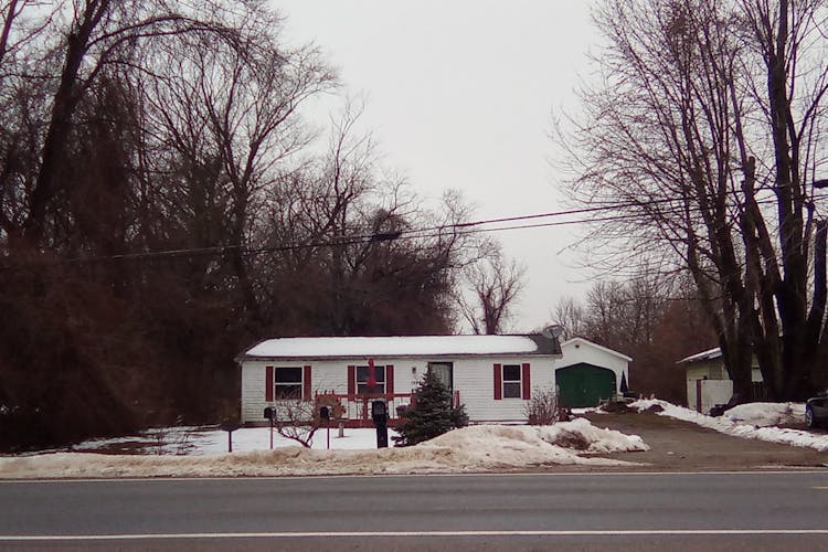 1549 E Empire Ave Benton Harbor, MI 49022-2021, Berrien County