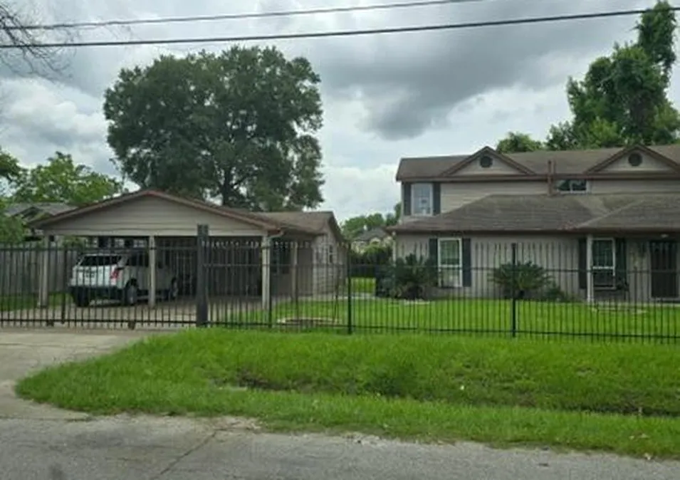 8115 Crestview Dr Houston, TX 77028, Harris County