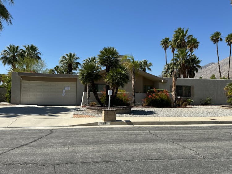 917 El Cid Palm Springs, CA 92262, Riverside County