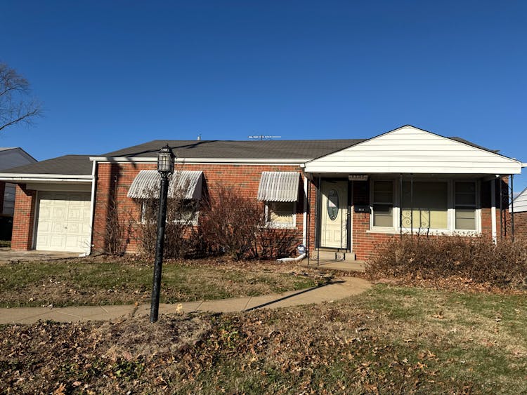 1141 Saint Cyr Rd Saint Louis, MO 63137, Saint Louis County