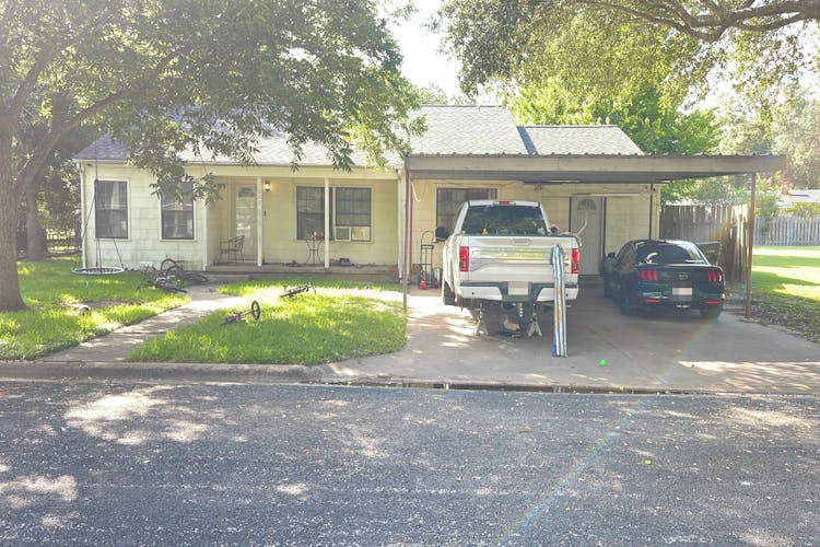 1208 Yupon Avenue El Campo, TX 77437, Wharton County