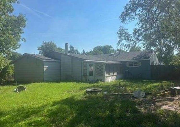 1306 Apache Dr Salina, KS 67401, Saline County