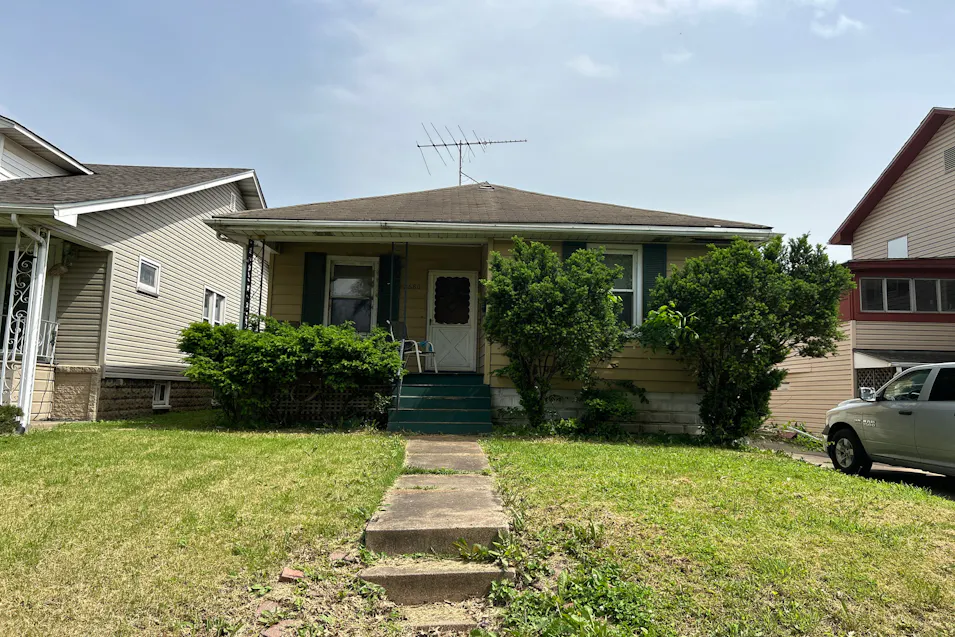 2680 Grand Ave Granite City, IL 62040, Madison County