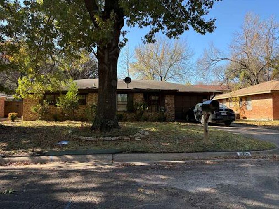 900 N 23 1/2 St Corsicana, TX 75110, Navarro County