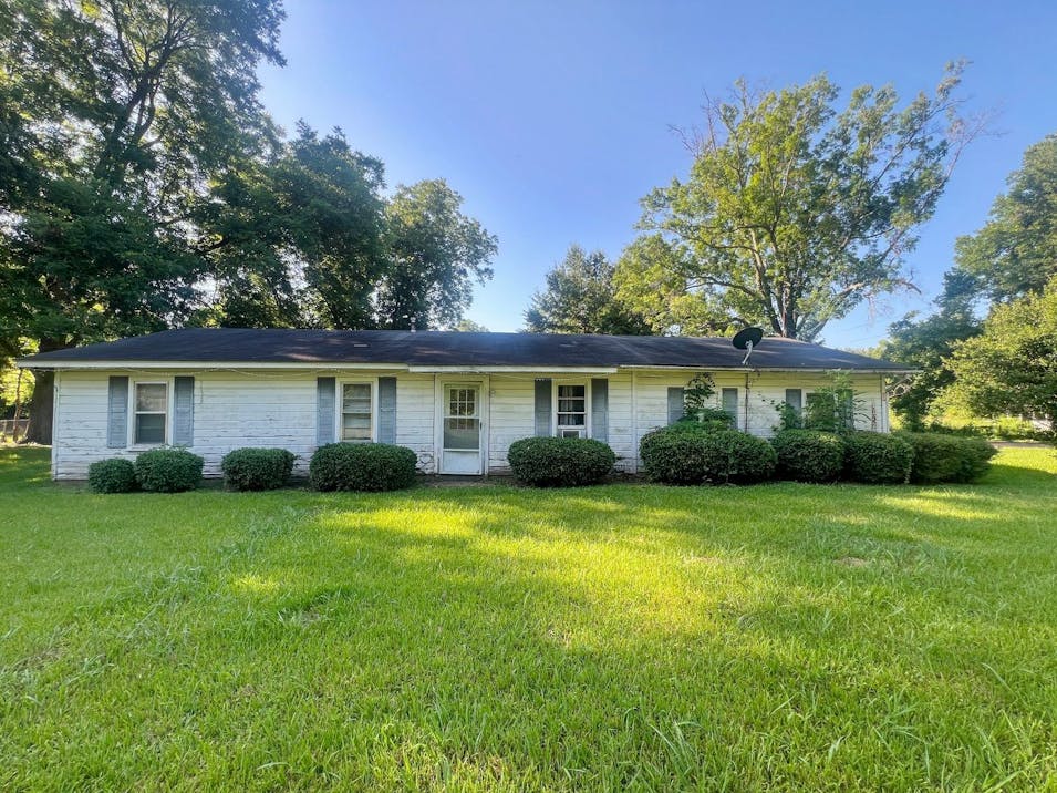 1104 Maple Street Tallulah, LA 71282, Madison County