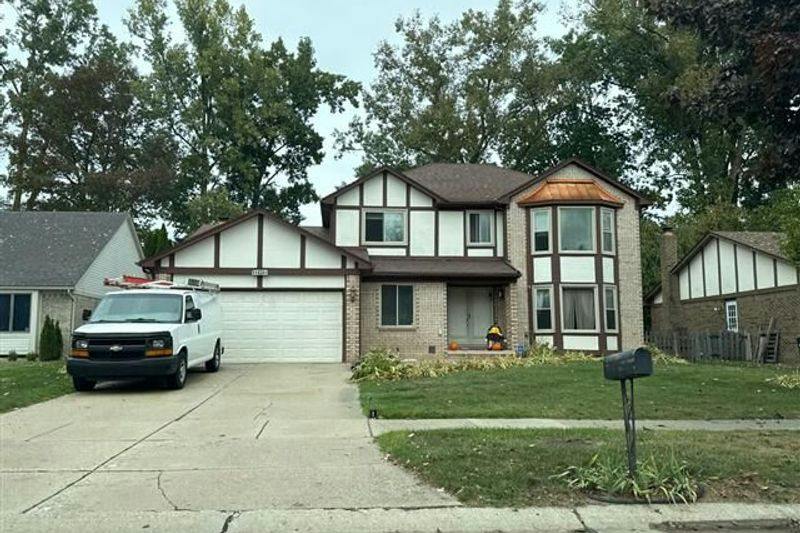 Lacavera Dr, Sterling Heights, MI 48313