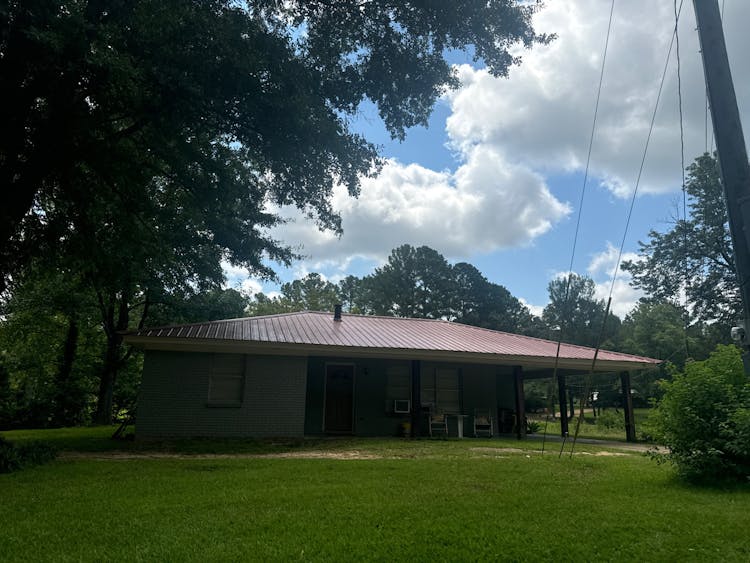 6484 Highway 43 S Kosciusko, MS 39090, Attala County