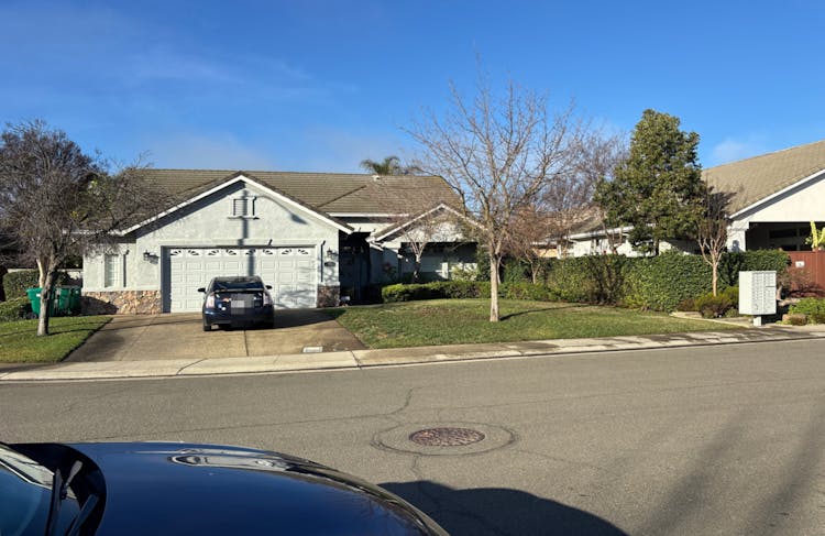 627 Live Oak Ct, Lodi, CA 95242, San Joaquin County