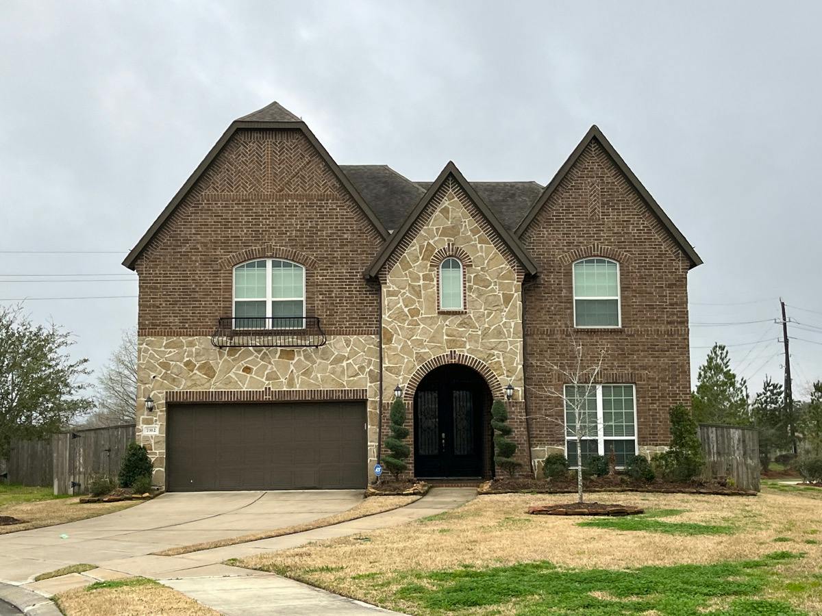 Lake View Terrace Dr, Pearland, TX 77584