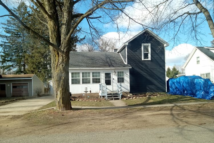 108 Glover St Gobles, MI 49055, Van Buren County