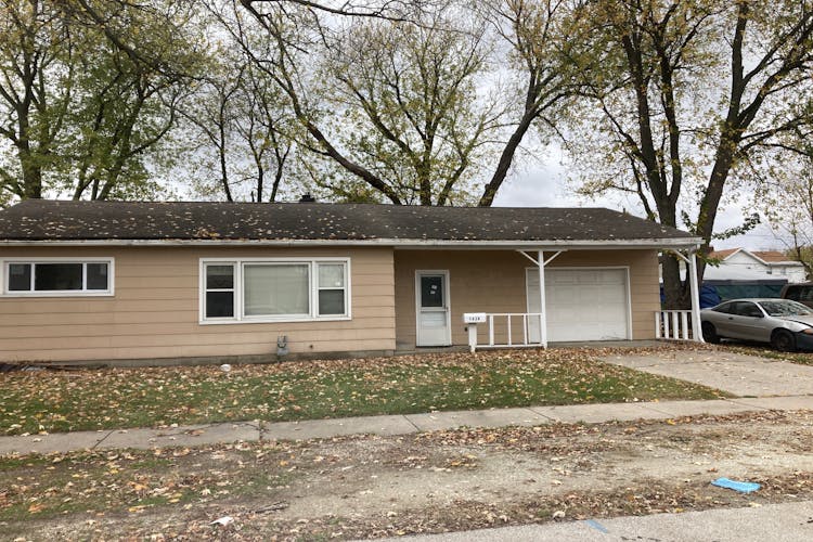 1630 Landis Avenue Oregon, OH 43616, Lucas County