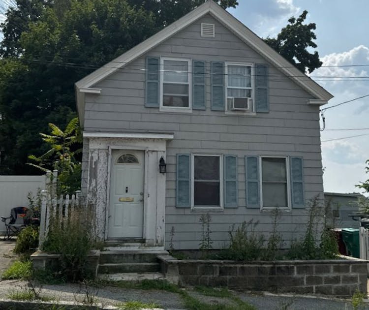 83 Fifth Street Lowell, MA 01850, Middlesex County