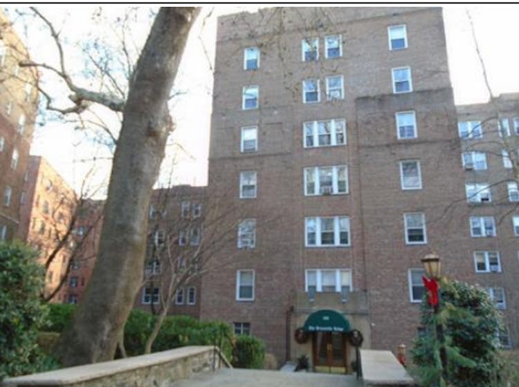 280 Bronxville Road 2b Bronxville, NY 10708, Westchester County