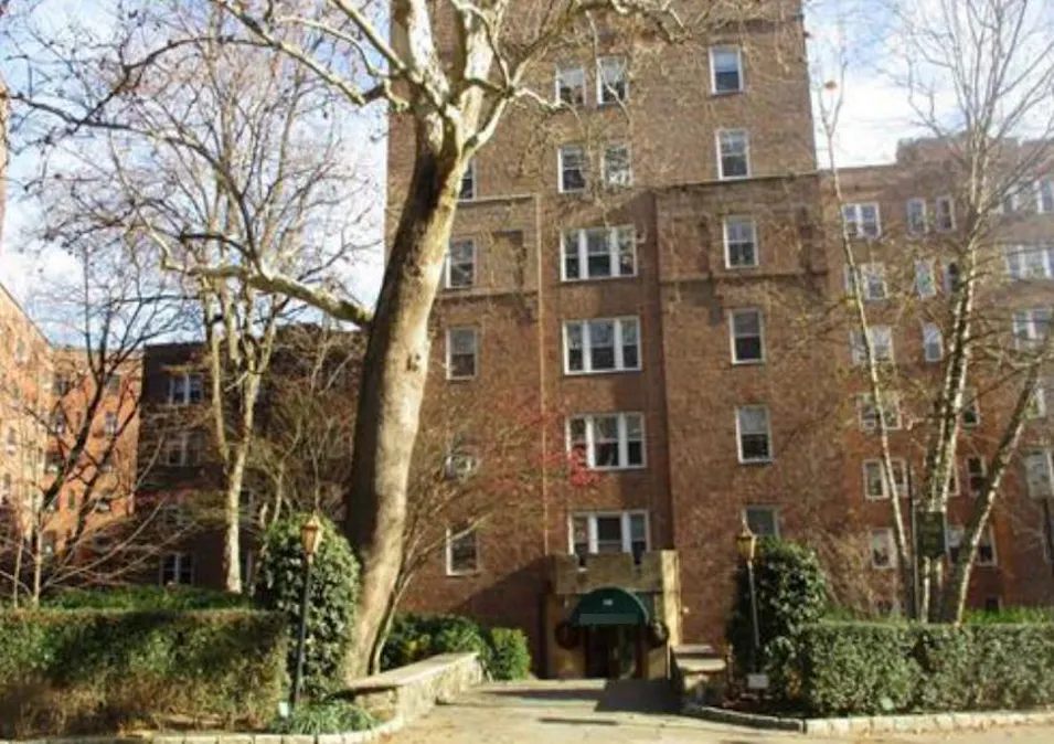 280 Bronxville Road 2b Bronxville, NY 10708, Westchester County