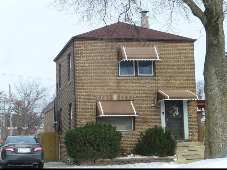 2616 E 93rd St Chicago, IL 60617, Cook County
