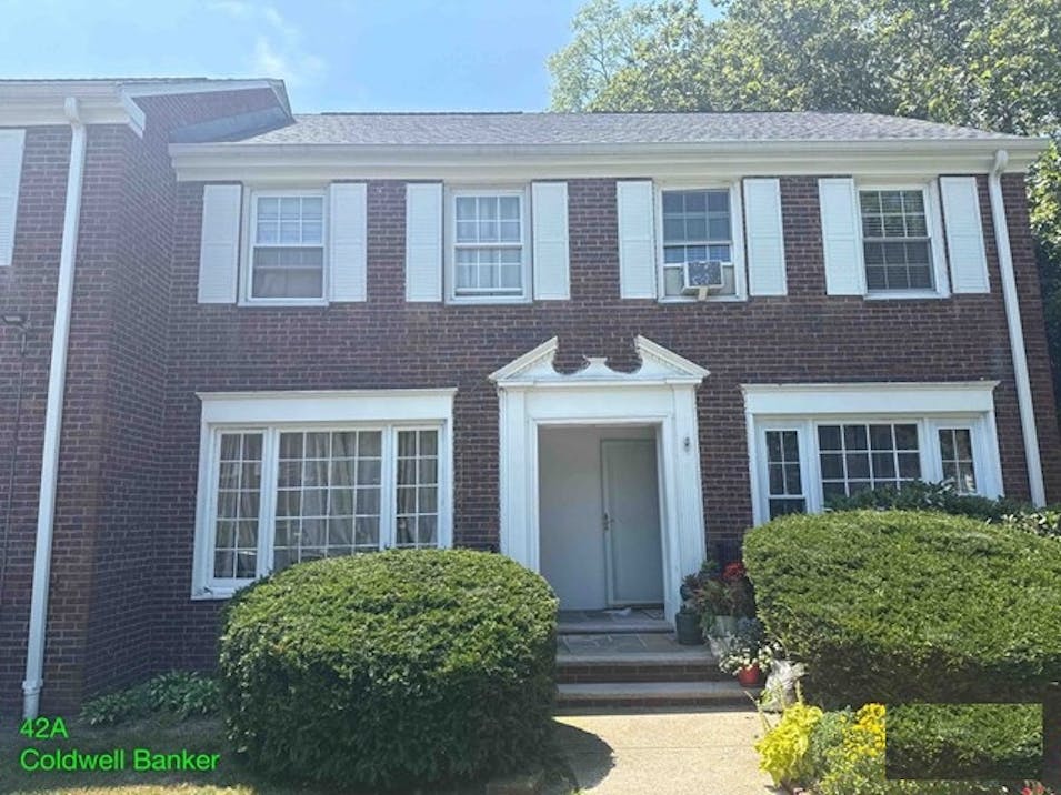 42 A Meadowbrook Pl Maplewood, NJ 07040, Essex County