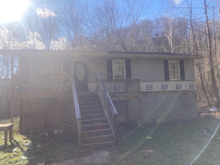 825 Ky Route 825 Hagerhill, KY 41222, Johnson County