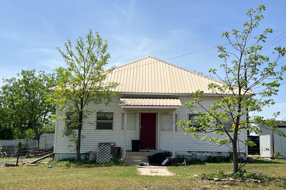 715 Hutchings St Goldthwaite, TX 76844, Mills County