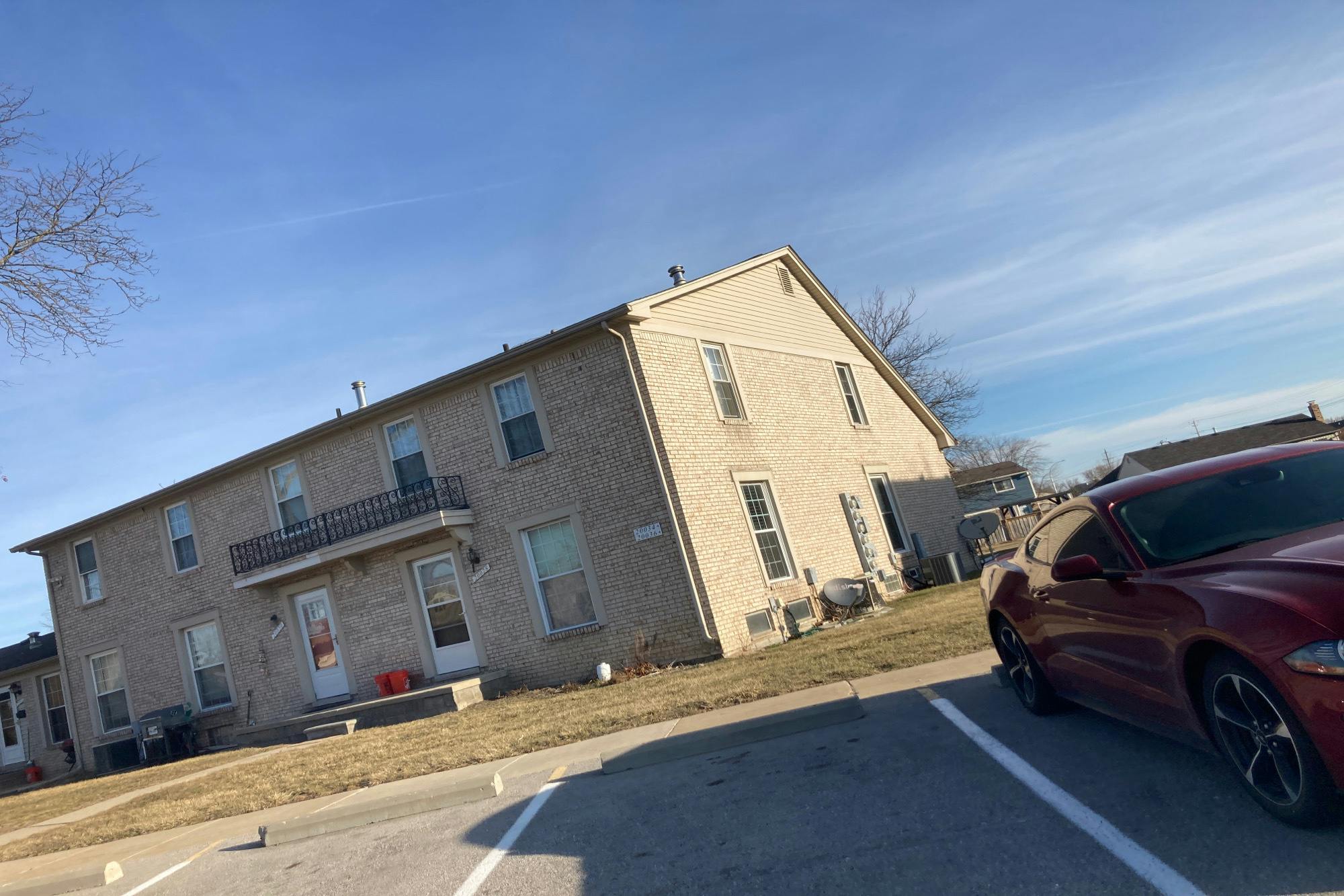 Village Green Ct, Brownstown Twp, MI 48183