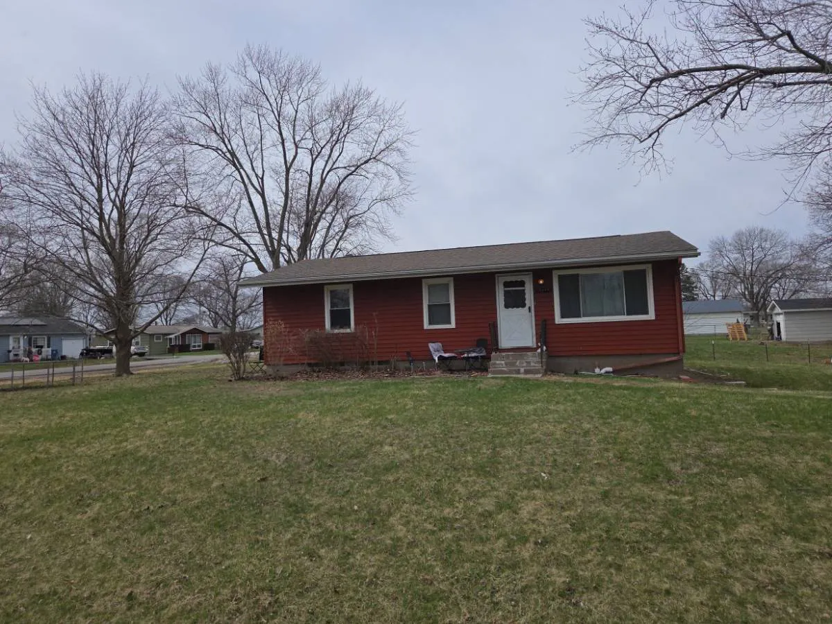 16th St, Milan, IL 61264