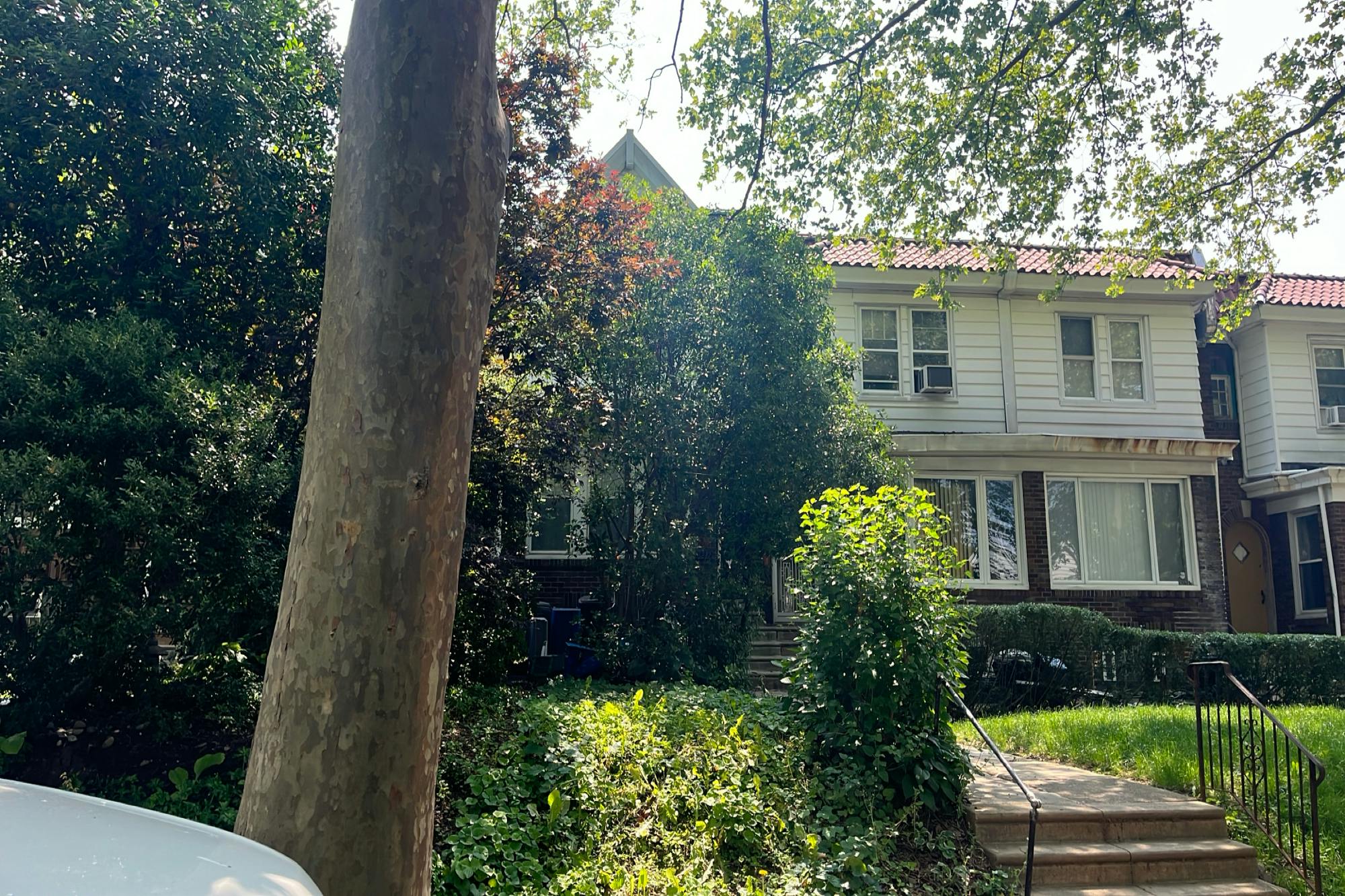 4th St, Philadelphia, PA 19120