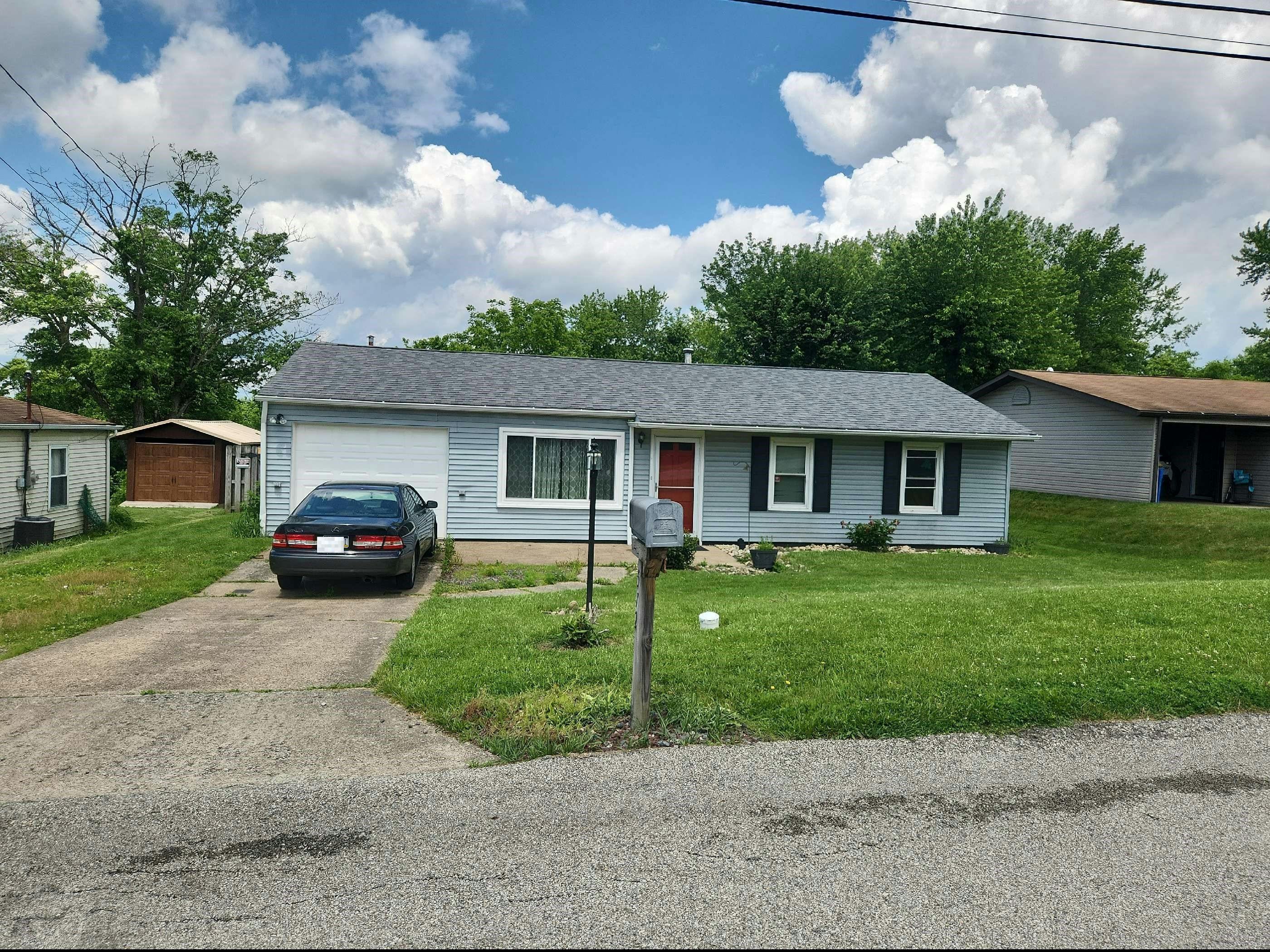 Crestwood Dr, Irwin, PA 15642