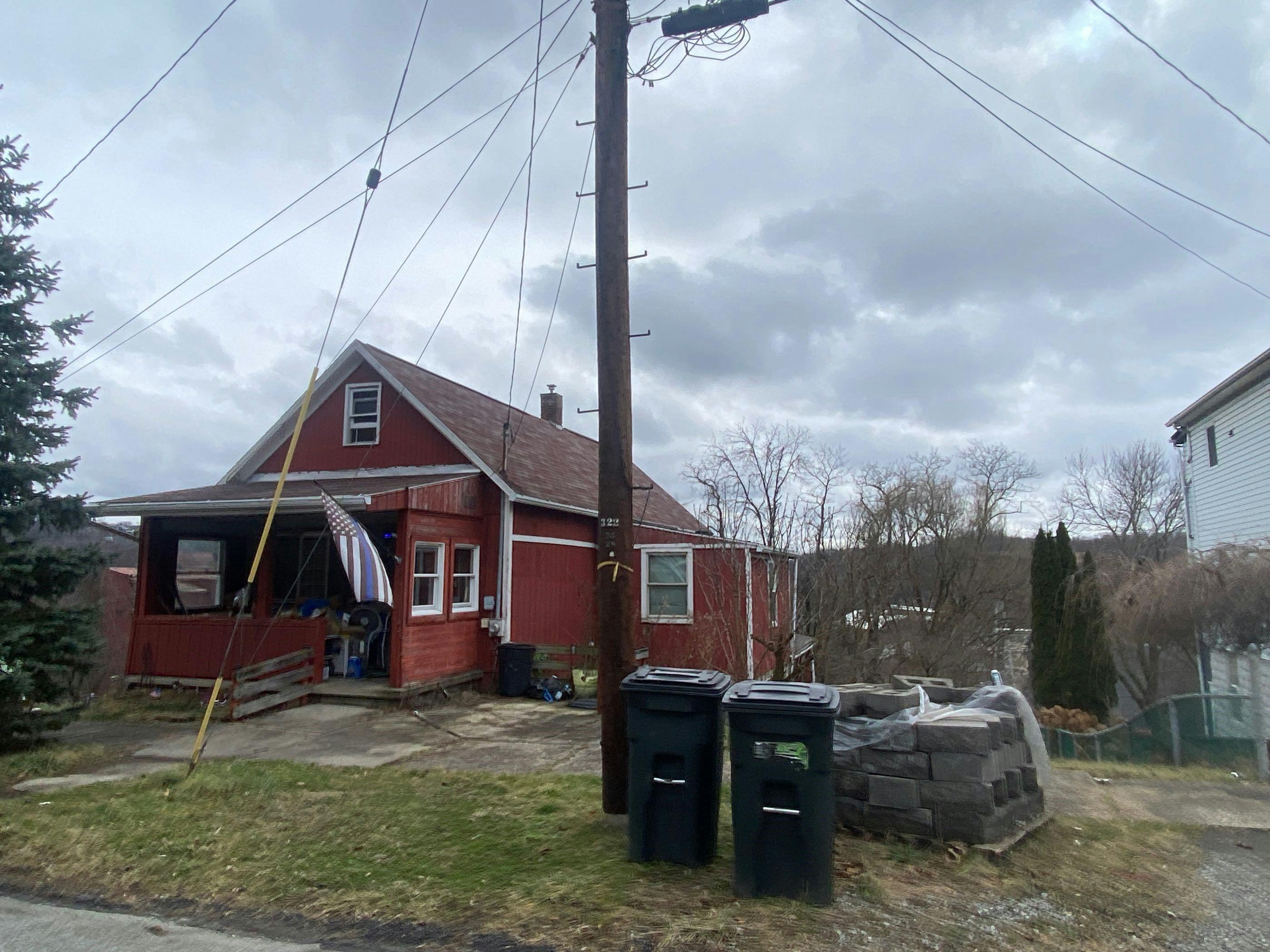 8th Ave, Natrona Heights, PA 15065 #1