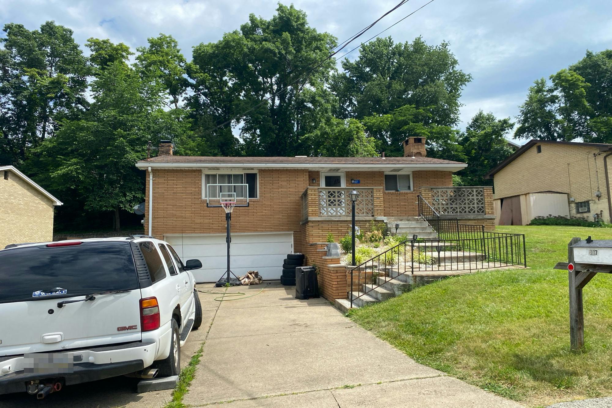 Diehl Dr, Mckeesport, PA 15132 #1