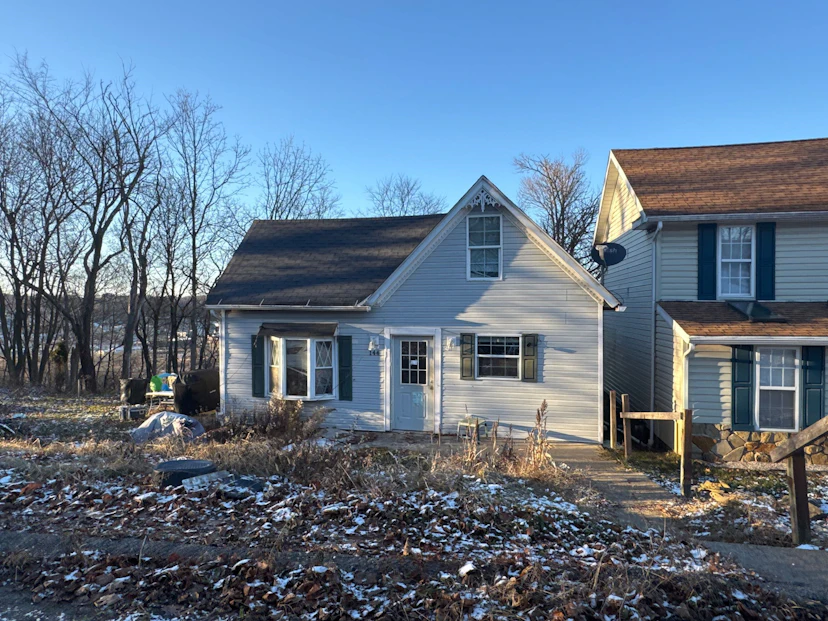 144 Armstrong Ave