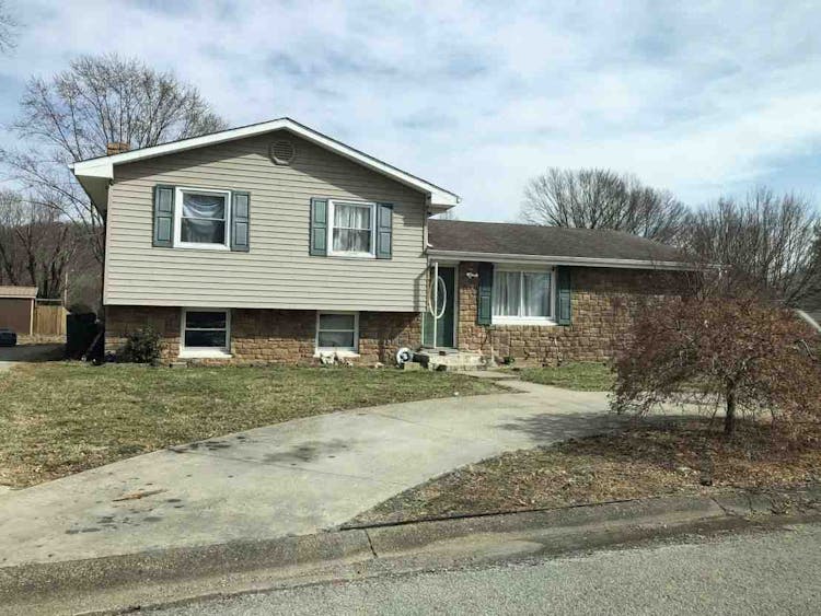1872 Stivers Rd Aberdeen, OH 45101, Brown County