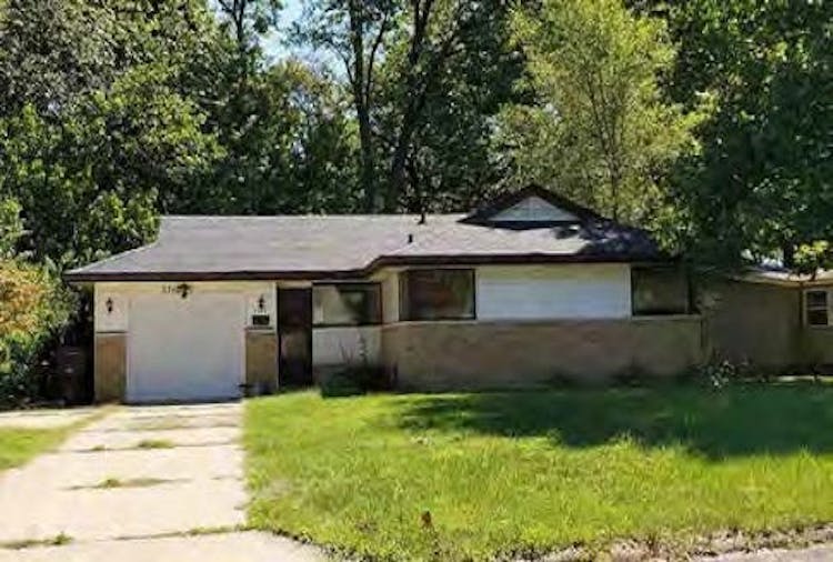 2712n Harper Ter Peoria, IL 61604, Peoria County