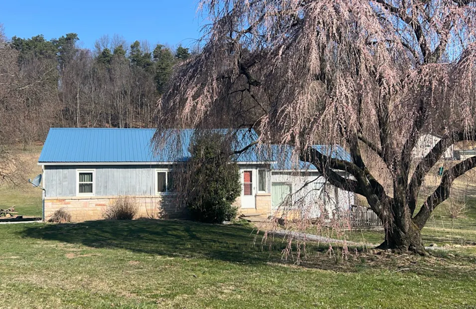 678 Pleasant Valley Rd Elliottsburg, PA 17024, Perry County