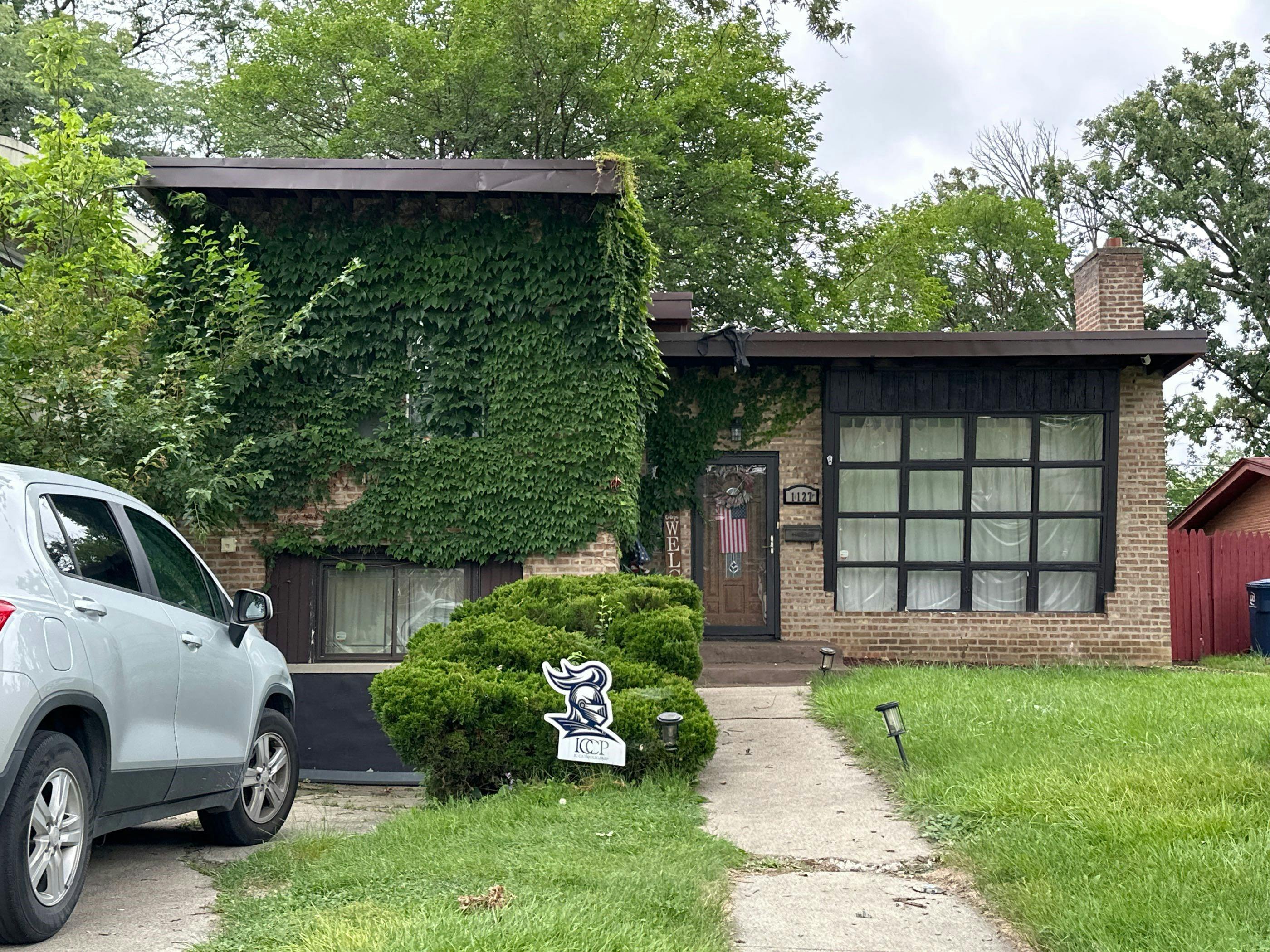 Nichols Ln, Maywood, IL 60153