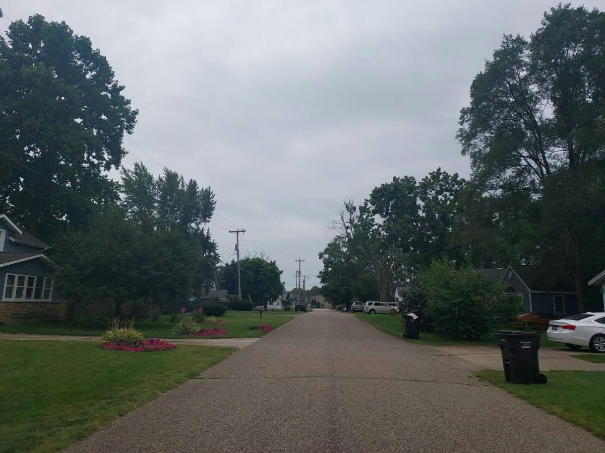 Walnut St, Holland, MI 49423