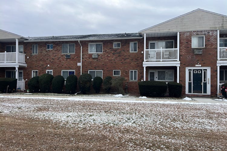 61 Adams Road, Apt 1c Central Islip, NY 11722, Suffolk County