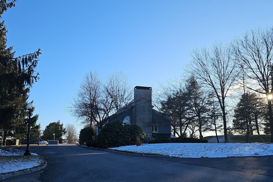 10 Mountain Laurels Drive, Unit 502, Sky Meadow Condominium Nashua, NH 03062, Hillsborough County