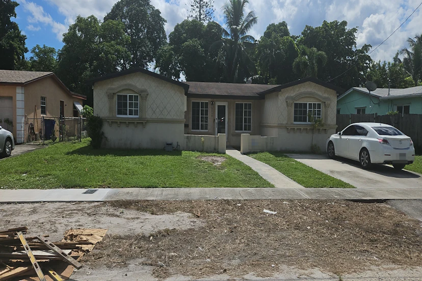 3698 Nw 39th Street