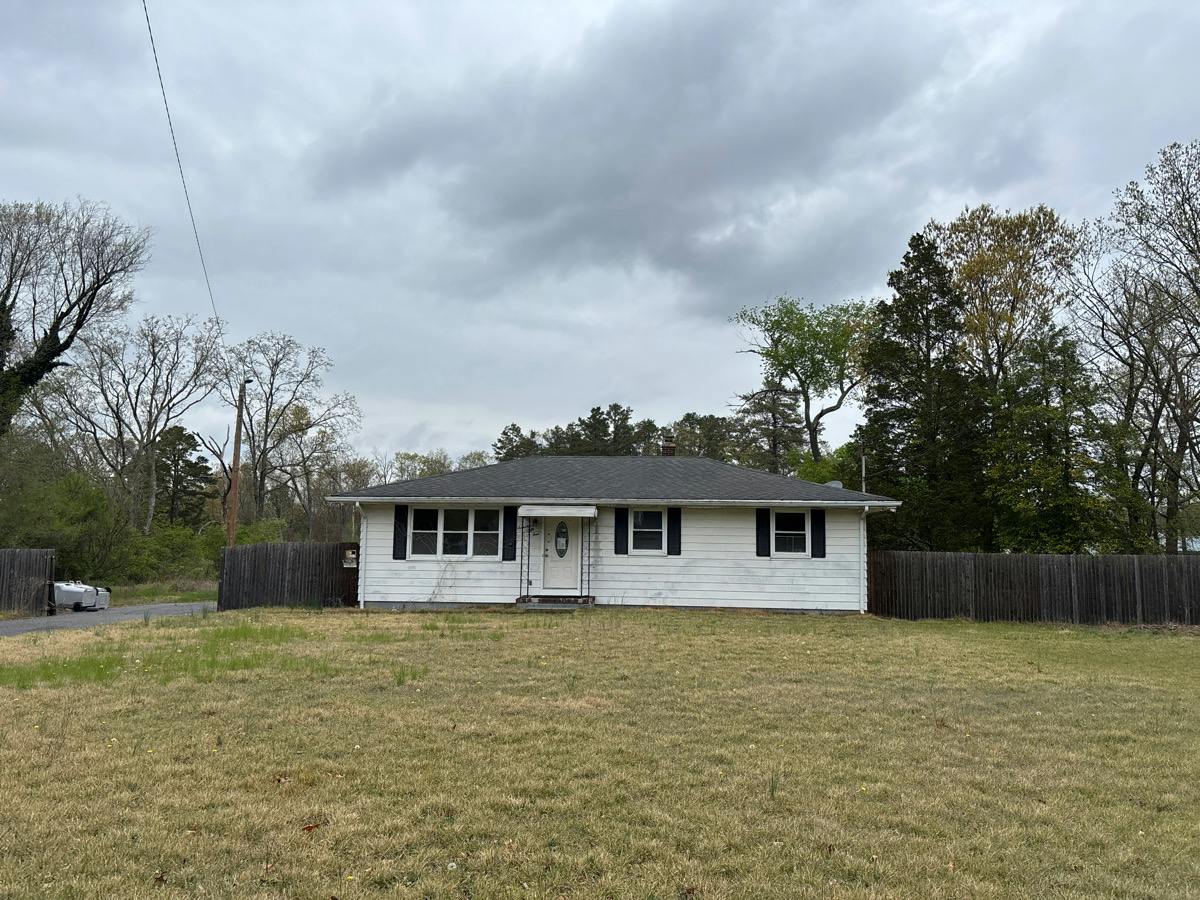 Chestnut Ave, Vineland, NJ 08360