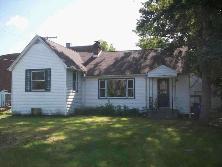 107 6th St Wheeler, IN 46393, Porter County