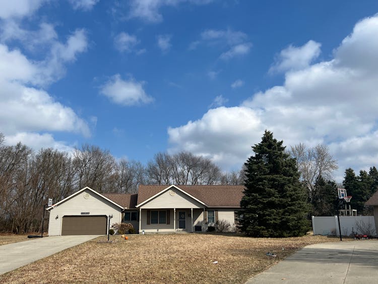 29093 Sutton Ln Elkhart, IN 46517, Elkhart County