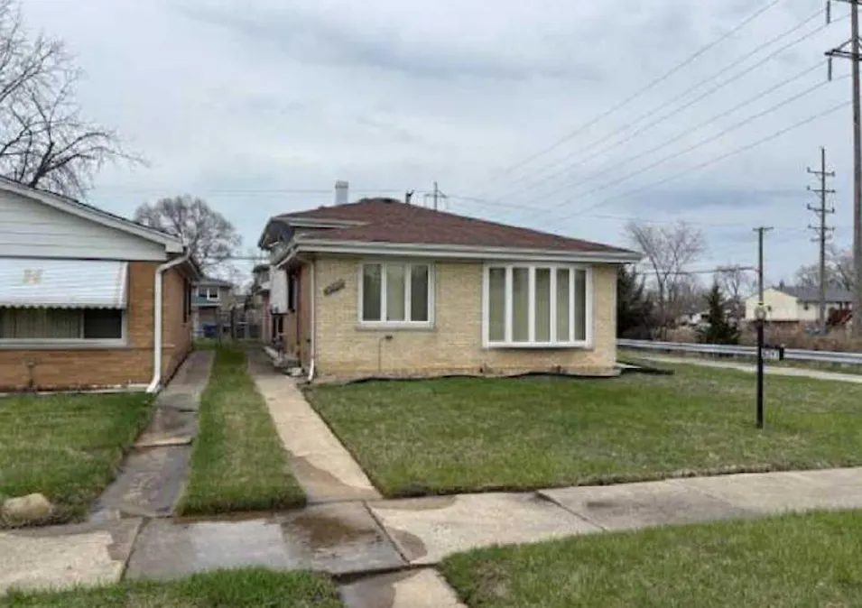 16047 Marshfield Ave Harvey, IL 60426, Cook County